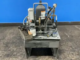 PARKER 4786 PSI, -54º - 150º C, 3.8 L HYDRAULIC ACCUMULATOR  -  BA01B3T01P2