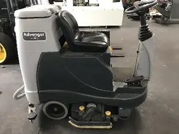 Advance Advenger X2805C 28" Cylindrical Rider and Scrubber 2018