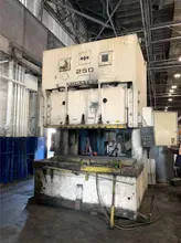 275 Ton Komatsu OBW 250-2 Gap Frame Double Crank Press