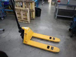 ULine H-1366 Pllaet Jack, 5500 LB. Capacity Narrow and Short Forks- Auction Item