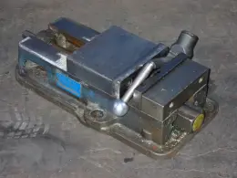 KURT 6" VISE