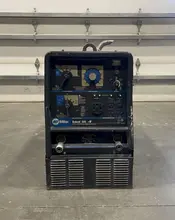 MILLER BOBCAT 225NT WELDER GENERATOR 11,000 WATTS USED