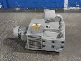 BECKER 900 MBAR VACUUM PUMP  -  KVT 3.100