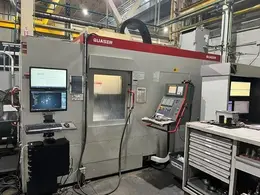 Vertical Machining Center with rotary pallet system