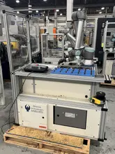 Universal Robots UR10e Cobot With Parts loading base/station. New-2020
