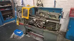 COLCHESTER TRIUMPH 2000 LATHE