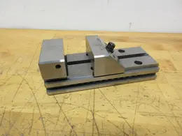 Starrett No. 581 3" Tool Makers Vise 4.5" Max Opening 2.5" Height- Auction Item