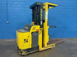 HYSTER 3000 LBS ORDER PICKER  -  R30XM3