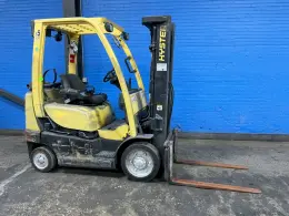 HYSTER 4800 LBS PROPANE FORKLIFT  -  S50FT