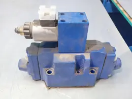 REXROTH DIRECTIONAL CONTROL VALVE   -  R901152584