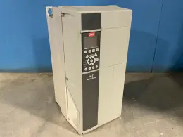 DANFOSS 20HP VLT AQUA SERVO DRIVE  -  131Z0575