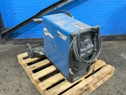 MILLER 200 A WELDER   -  MILLERMATIC 252