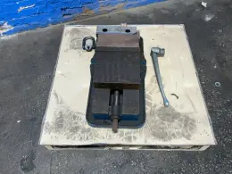 Kurt Manufacturing  10” Vise  - D100