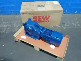 SEW EURODRIVE 1.5HP GEAR MOTOR  -  KA77B DRN90S4/BE2HR