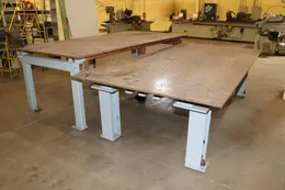 STEEL WORK BENCH / LAYOUT TABLE WITH BENCH VISE: YOBRO #26224