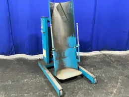 HERCULES INDUSTRIES 750 LBS LOW LEVEL HYDRAULIC DUMPER  -  HI-114-C1868