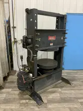 150 TON DAKE MODEL 933587 AIR-POWERED HYDRAULIC TIRE PRESS: STOCK #81587