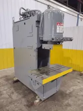 200 TON PACIFIC MODEL #200PF PRESSFORMER HYDRAULIC PRESS: STOCK #19202