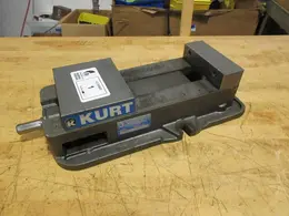 Kurt D675 6" Machine Vise- Auction Item