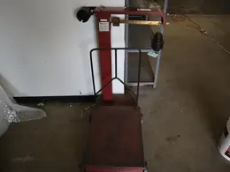 Northern 1000 lb Rolling Manual Shipping Scale with Slide Rule and Weights- Auction Item