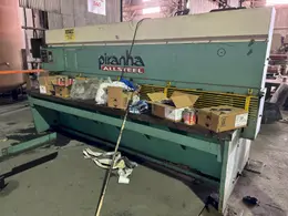 10' X 1/4" PIRANHA M1/4-10 HYDRAULIC SHEAR. STOCK # 0342325