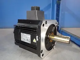 OMRON 0.9 KW AC SERVO MOTOR  -  R88M-K90010F-BS2