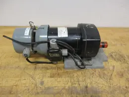 DAYTON AC Gearmotor Model 6Z400: Parallel, Single Output Shaft, Split-Phase, TEFC, 8.5 RPM, 974 in-lb Max Torque with Dayton 4Z447A Magnetic Disc Brake- Auction Item
