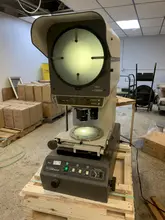 12" MITUTOYO Model PH-H3000F Bench Top Vertical Beam Optical Comparator / Profile Projector