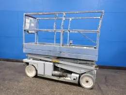 MAYVILLE ENGINEERING CO 800 LBS SCISSOR LIFT