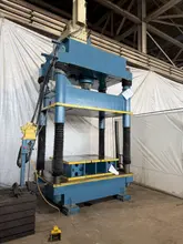 100 TON DAKE 18-255 HYDRAULIC 4 POST SPOTTING PRESS. STOCK # 0889925