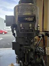 HARDINGE-BRIDGEPORT SERIES I Vertical Miller - 2HP, Newall DRO, Power Feeds, Kurt Vise