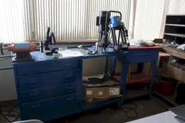 KURT HYDRAULIC HOSE CRIMPER SYSTEM, WITH TOOLING, SAW &amp; WORK BENCH: YOBRO #26220