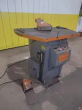 9" x 9" x 3/16" COMACA HYDRAULIC PUNCH &amp; CORNER NOTCHER: STOCK #11842