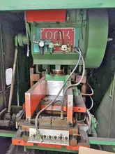 30 Ton Oak Fin Press