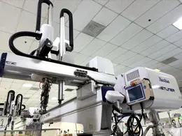 Yushin Used YA-150DL Servo Robot, 100-225 ton, yr. 2010