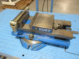 Kurt D675 6" Machine Vise with Swivel Base, Steel Jaws and Handle- Auction Item