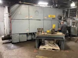 1999 Disamatic model 2013 mk5-b dmm s/n 130045 with amc and sbc conveyors, and pattern changer, feed belt with airator ,mold count 2821832 not full count