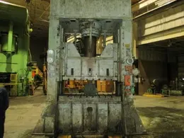 200 TON VERSON # 200-HD1-60T HOUSING TYPE HYDRAULIC PRESS