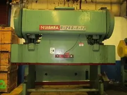 260 TON NIAGARA MODEL #N-260-8-12 PRESS BRAKE