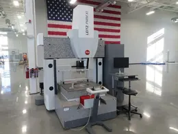 Leitz PMM-Xi 8.10.6 Fixed Bridge/Moving Table Coordinate Measuring Machine (CMM), B4s Controller, 10-Station Stylus Rack, Grid Plate, Rotary Table