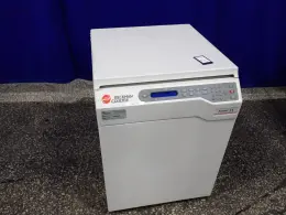 BECKMAN CENTRIFUGE   -  J-E