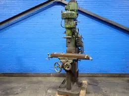 CLEVELAND 32" X 8" VERTICAL MILL