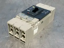 SQUARE D POWERPACT 600 AMPS CIRCUIT BREAKER   -  DJL36600E20