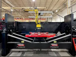 Lincoln Electric ArcMate 120iB/10L Robotic Drop-Center Weld Cell