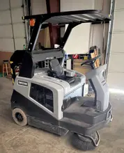 Advance SW5500 Ride-On Sweeper