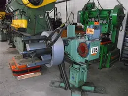 3,000 LBS. HYDRAULIC UNCOILER