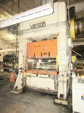 250 TON VERSON SS PRESS, MODEL S2-250-72-48, 10" STR, 20" SH, 20" ADJ, 72" X 48" BA, 24" WDO, 20-40 SPM VARI,1970