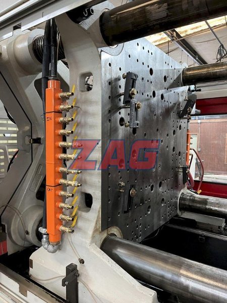 Cincinnati Milacron Used MM725 Injection Molding Machine, 725 US Ton, 460V