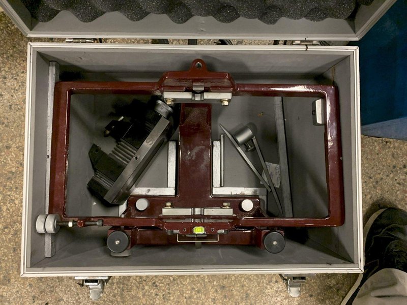 14" x 40" (12" x 27-1/2") KNUTH Hydraulic Surface Grinder Model HFS 40100, S/N 2365.