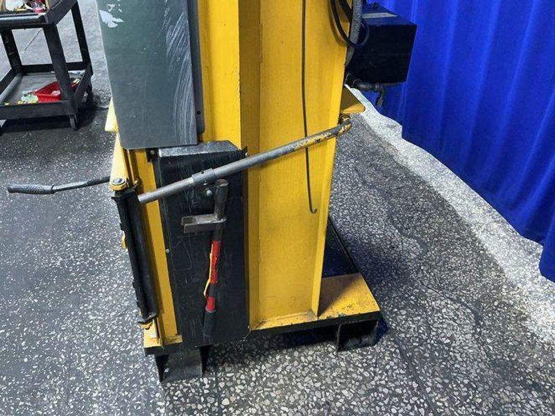 Gpi Divison  20” X 40” Baler - M42bc